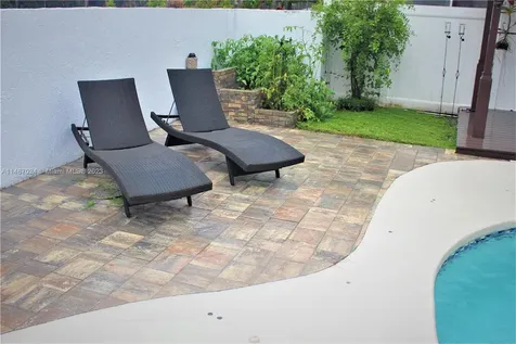 1173 NW 184th Terrace Pembroke Pines FL 33029
