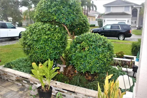 1173 NW 184th Terrace Pembroke Pines FL 33029