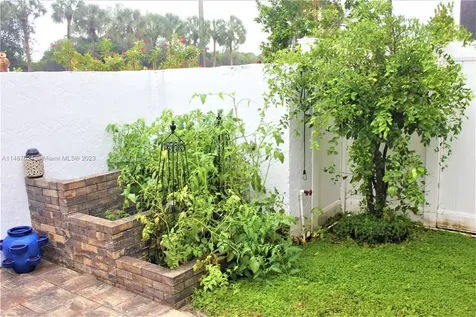 1173 NW 184th Terrace Pembroke Pines FL 33029