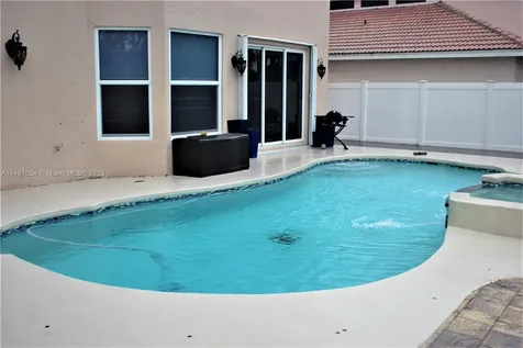 1173 NW 184th Terrace Pembroke Pines FL 33029