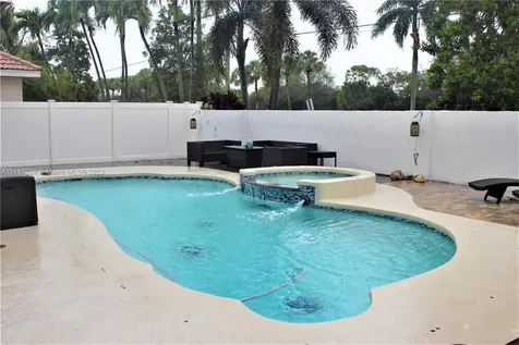 1173 NW 184th Terrace Pembroke Pines FL 33029