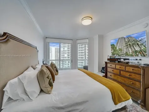 21055 Yacht Club Drive Aventura FL 33180