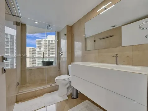 21055 Yacht Club Drive Aventura FL 33180