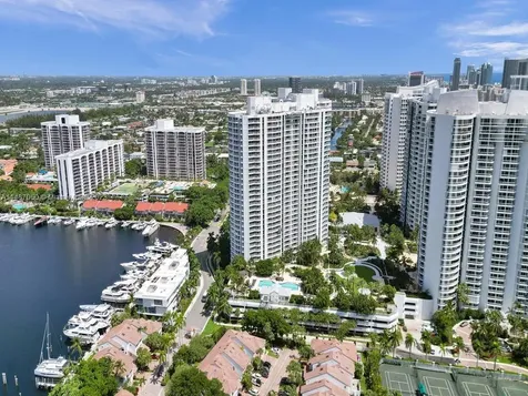 21055 Yacht Club Drive Aventura FL 33180