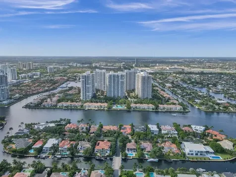 21055 Yacht Club Drive Aventura FL 33180
