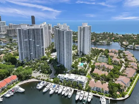 21055 Yacht Club Drive Aventura FL 33180
