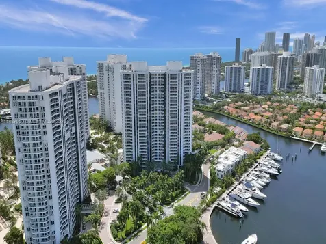 21055 Yacht Club Drive Aventura FL 33180