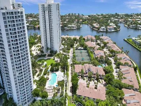 21055 Yacht Club Drive Aventura FL 33180