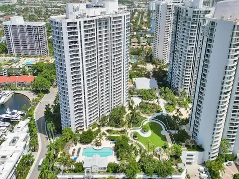 21055 Yacht Club Drive Aventura FL 33180