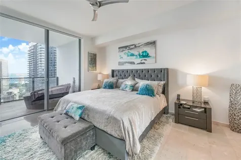 88 SW 7th Street Miami FL 33130