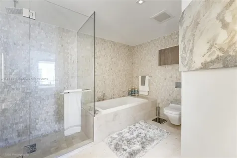 88 SW 7th Street Miami FL 33130