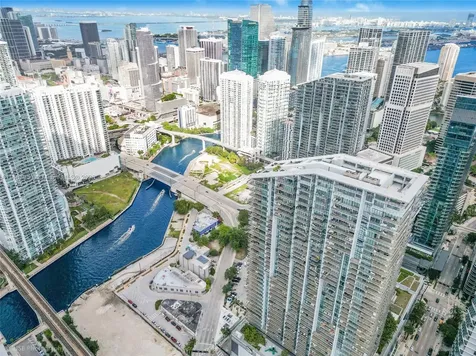 88 SW 7th Street Miami FL 33130