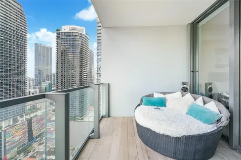 88 SW 7th Street Miami FL 33130