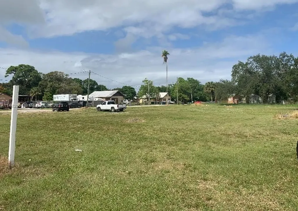 130 N 14th Street Fort Pierce FL 34950