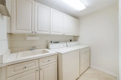 6051 N Ocean Drive Hollywood FL 33019