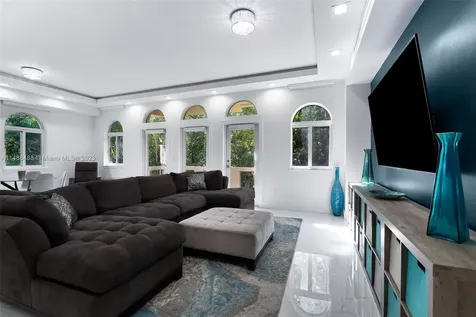 6145 Paradise Point Drive Palmetto Bay FL 33157