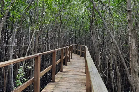 6145 Paradise Point Drive Palmetto Bay FL 33157