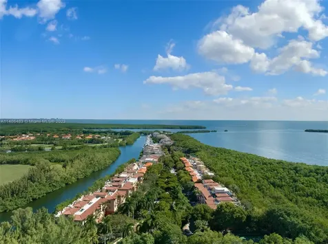 6145 Paradise Point Drive Palmetto Bay FL 33157