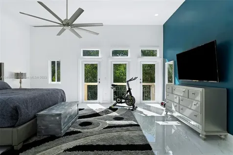 6145 Paradise Point Drive Palmetto Bay FL 33157