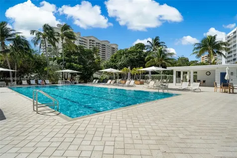 615 Ocean Drive Key Biscayne FL 33149