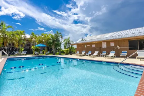 500 N Francisco Street Clewiston FL 33440