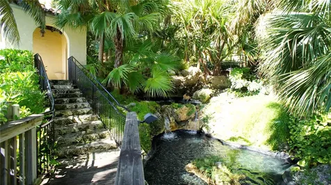 1643 Brickell Slip #5 Miami FL 33129