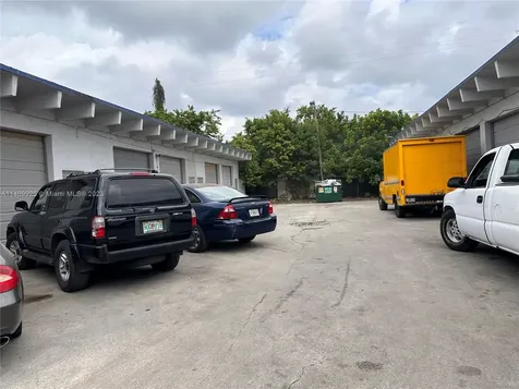 5801-5807 Dawson Street Hollywood FL 33023
