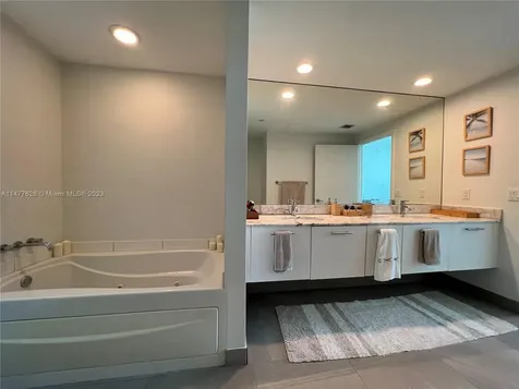 55 SE 6th Street Miami FL 33131