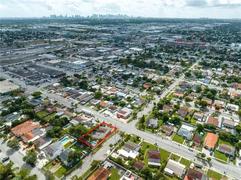 901 E 32nd Street Hialeah FL 33013