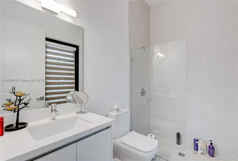 16519 N Botaniko Drive N Weston FL 33326