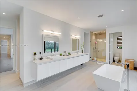 16519 N Botaniko Drive N Weston FL 33326