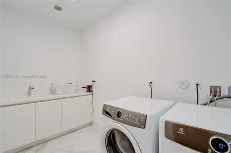 16519 N Botaniko Drive N Weston FL 33326