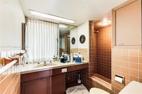 1075 Belle Meade Island Drive Miami FL 33138