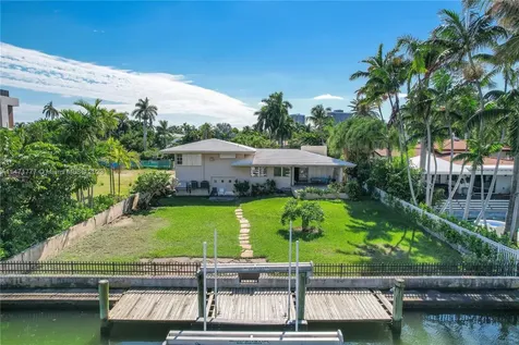 1075 Belle Meade Island Drive Miami FL 33138