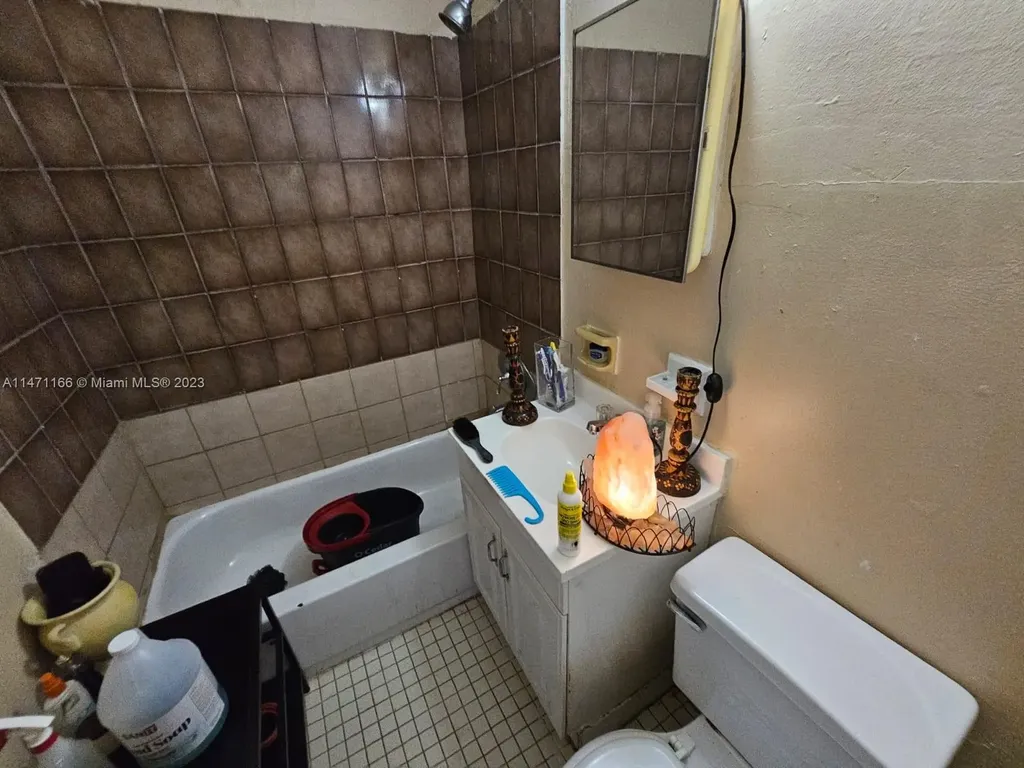 1817 NW 25th Avenue Fort Lauderdale FL 33311
