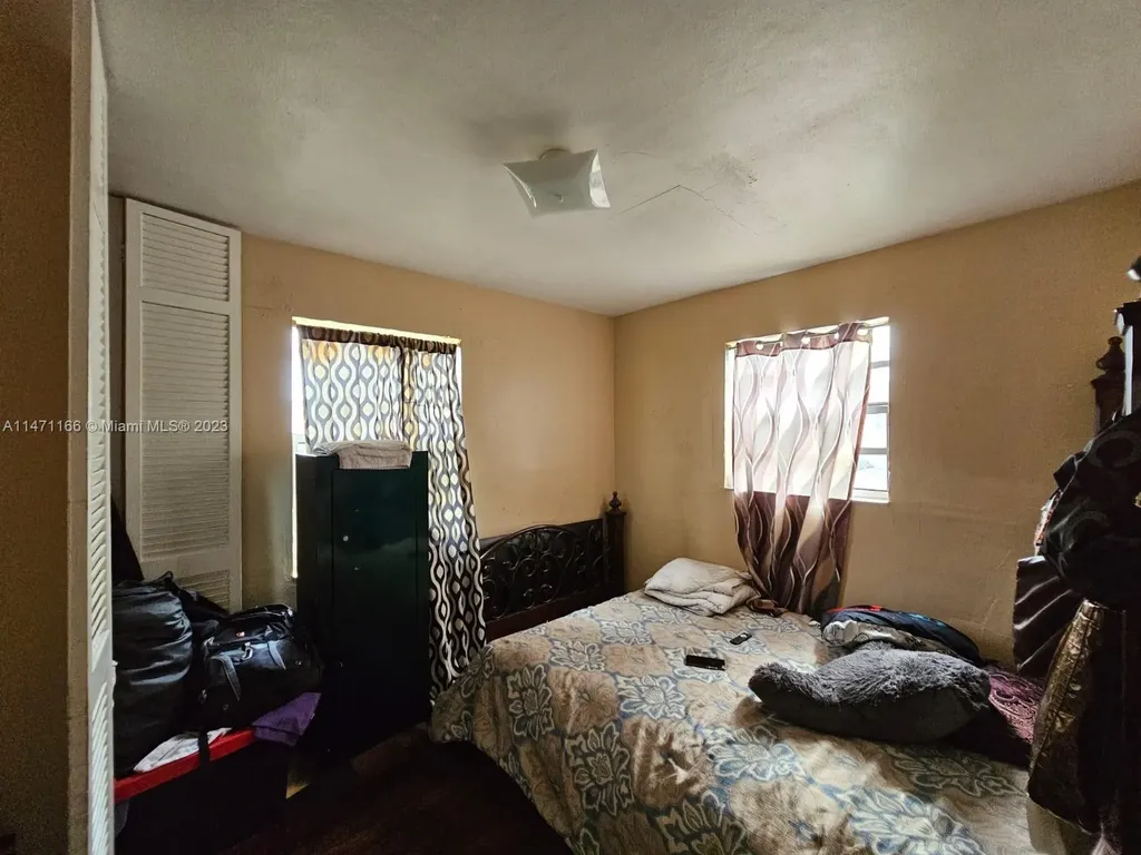 1817 NW 25th Avenue Fort Lauderdale FL 33311