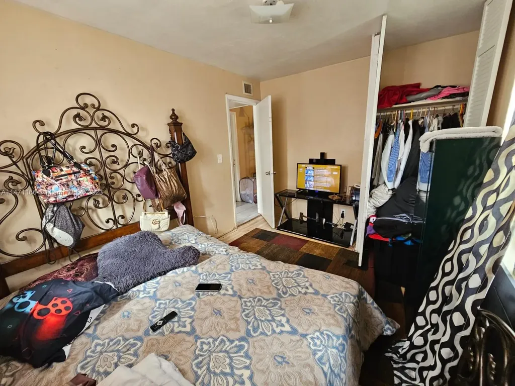 1817 NW 25th Avenue Fort Lauderdale FL 33311