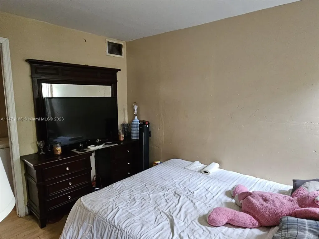 1817 NW 25th Avenue Fort Lauderdale FL 33311
