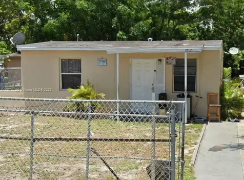 1817 NW 25th Avenue Fort Lauderdale FL 33311