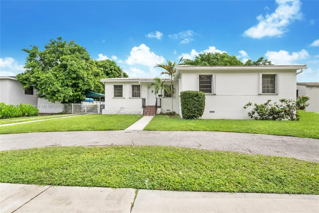 2411 SW 84th Avenue Miami FL 33155
