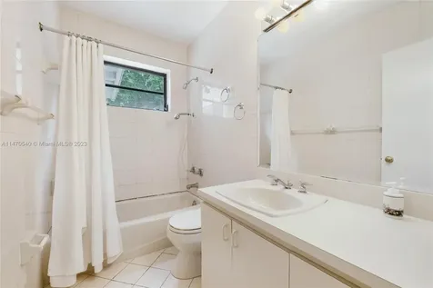 2411 SW 84th Avenue Miami FL 33155