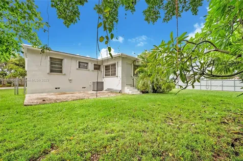 2411 SW 84th Avenue Miami FL 33155