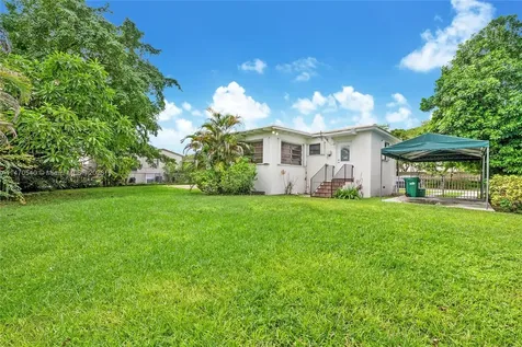 2411 SW 84th Avenue Miami FL 33155