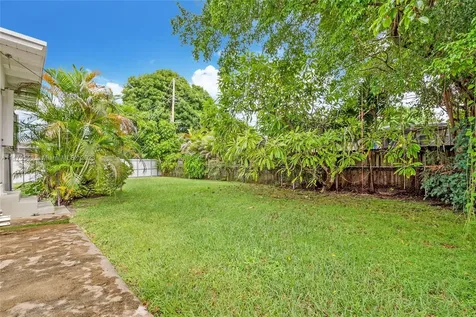 2411 SW 84th Avenue Miami FL 33155