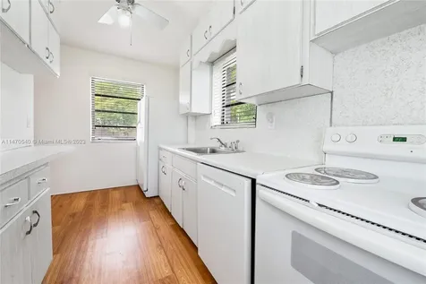 2411 SW 84th Avenue Miami FL 33155