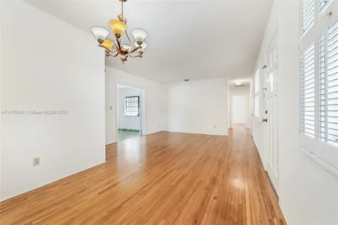 2411 SW 84th Avenue Miami FL 33155