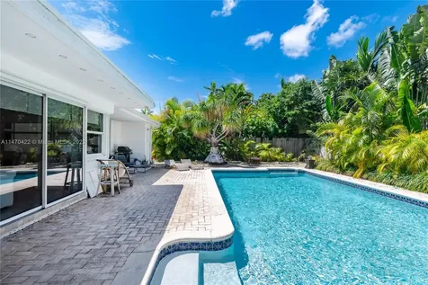 654 Hampton Lane Key Biscayne FL 33149