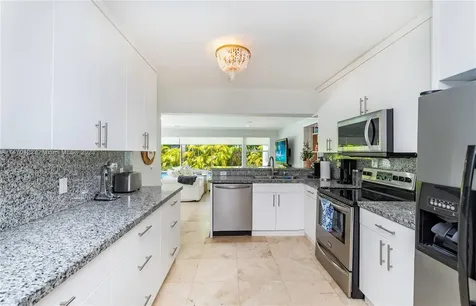 654 Hampton Lane Key Biscayne FL 33149