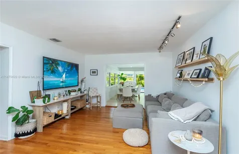 654 Hampton Lane Key Biscayne FL 33149