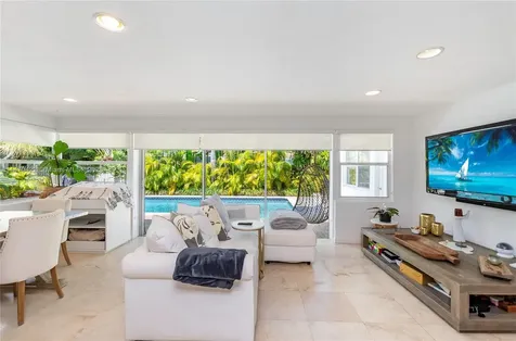 654 Hampton Lane Key Biscayne FL 33149